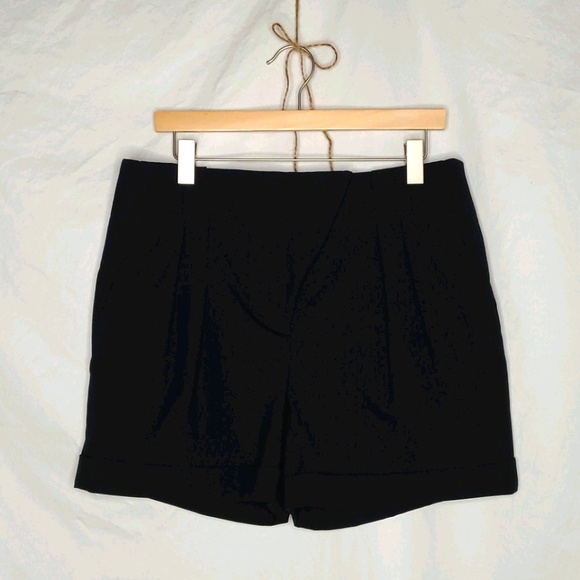 Zara Basic Pleat Front Black Cuffed Shorts - Picture 2 of 7